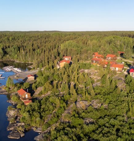 Elk Island Lodge - Aerial Cabins