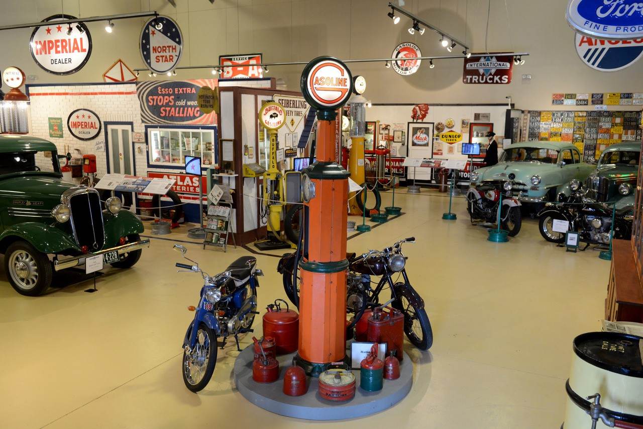 Jim's Vintage Garages Travel Manitoba