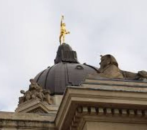 Symbole, Geheimnisse und Opfer unter dem Goldjungen