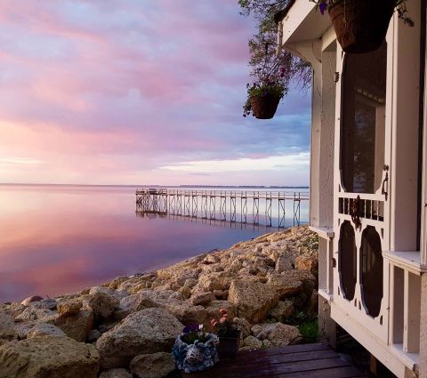 Amanecer sobre el lago Winnipeg en Aaron's on the Lake Bed & Breakfast