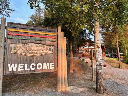 Wallace Lake Lodge