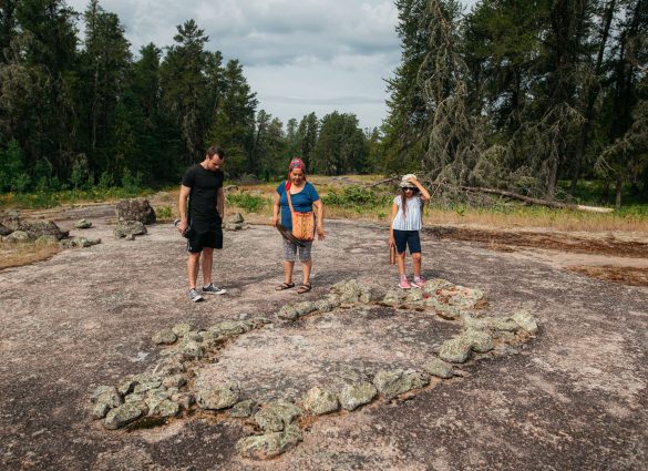 Un enriquecedor viaje a través de la historia y la cultura indígenas, que muestra el profundo patrimonio de las Primeras Naciones de la región.