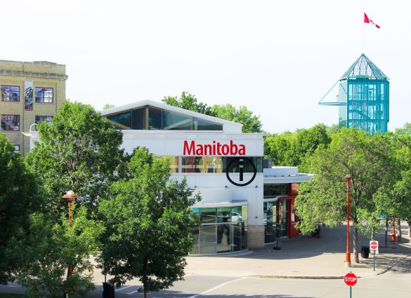 Vista de The Forks y del Centro de Información Turística de Manitoba.