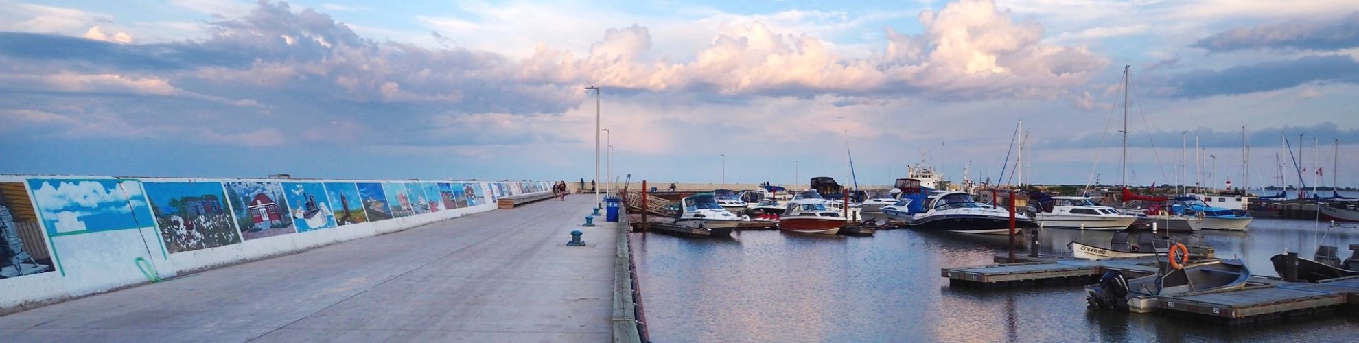 Gimli Seawall Gallery und Hafenbecken