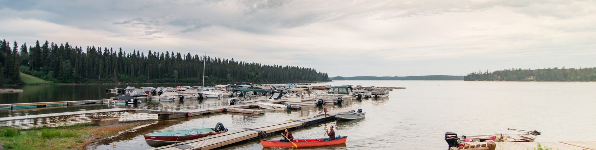Anlegestelle in Manitoba mit Booten
