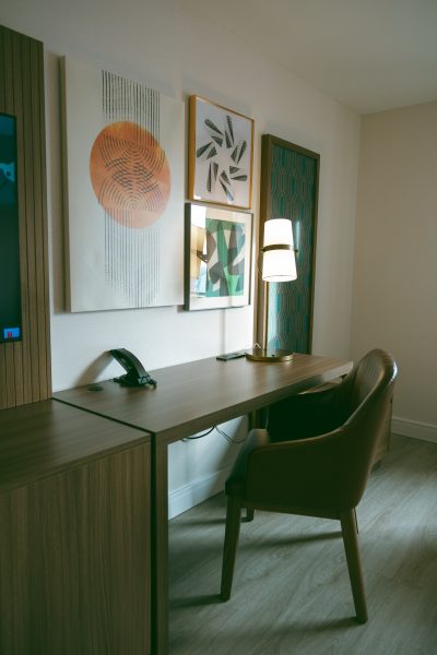 Chambre d'hôtel à l'Holiday Inn & Suites Winnipeg Downtown après rénovation.