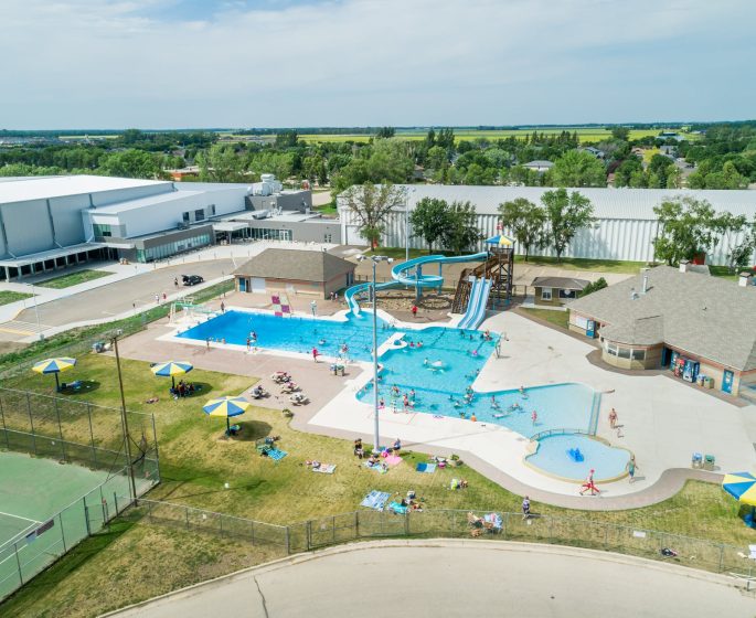 Vue d'en haut du centre aquatique de Winkler