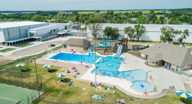 Vue d'en haut du centre aquatique de Winkler