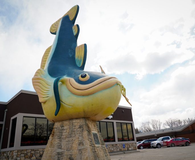Chuck the Catfish roadside attraction sa Selkirk.